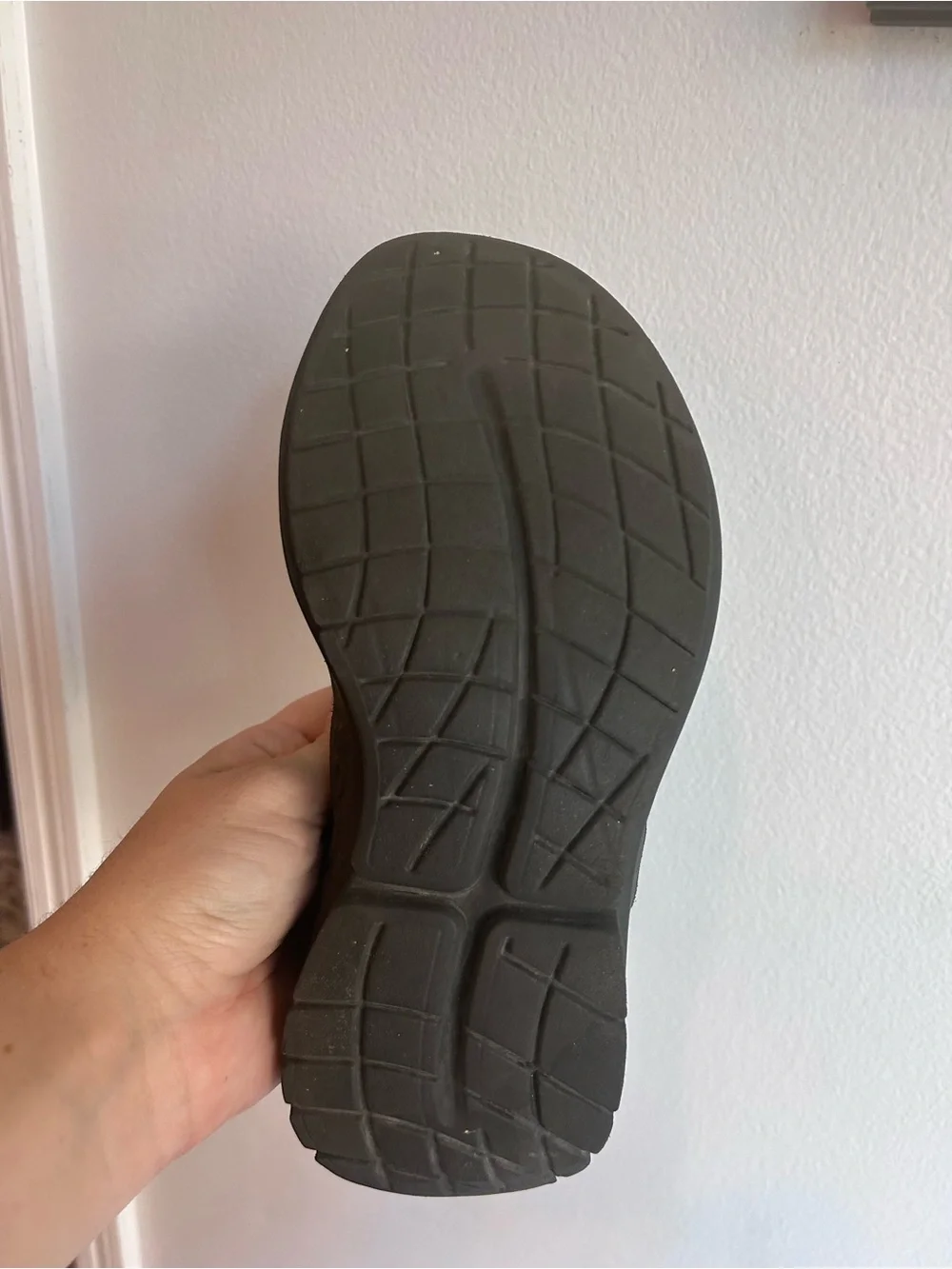 OOFOS Oomg Recovery Slip On Shoes